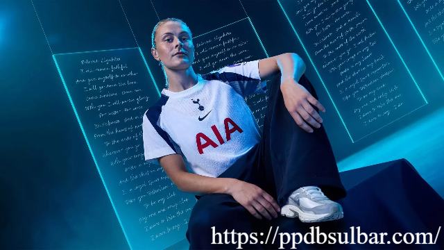 Tottenham Tampil dengan Jersey Polos